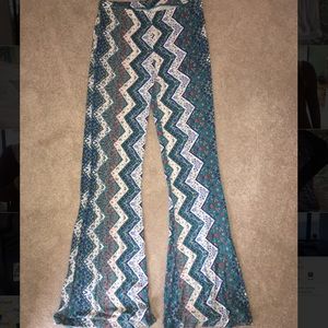 Long stretchy high waisted patterned pants!